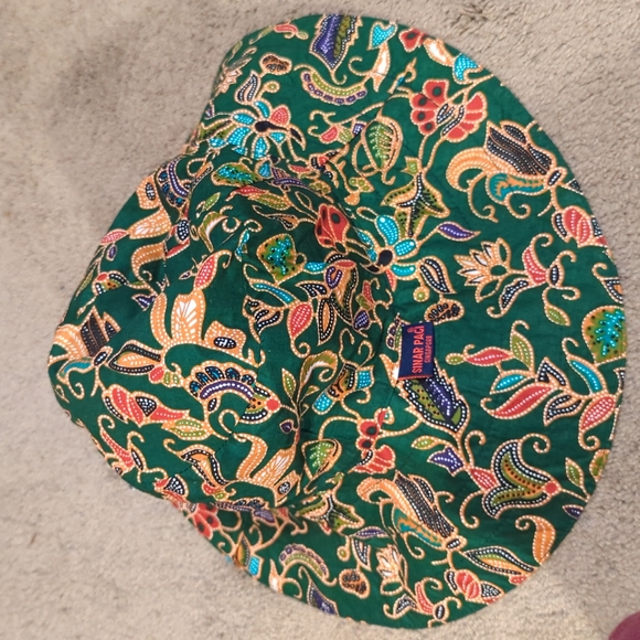 Sinar Pagi Women's Bucket Hats Floral Multicolor Reversible Summer Sun Hat - Picture 2 of 4
